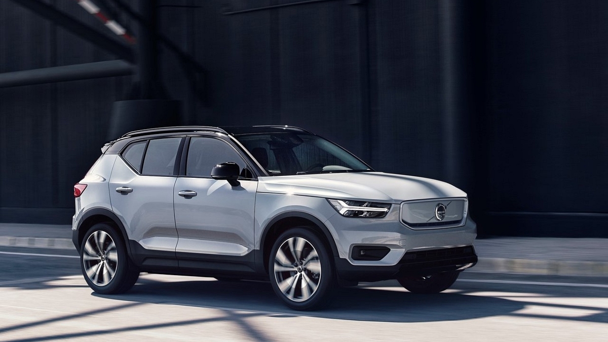 Volvo XC40 Recharge Front Three Quarter