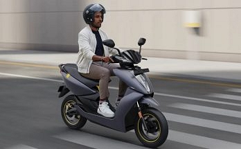 Ather 450X in motion