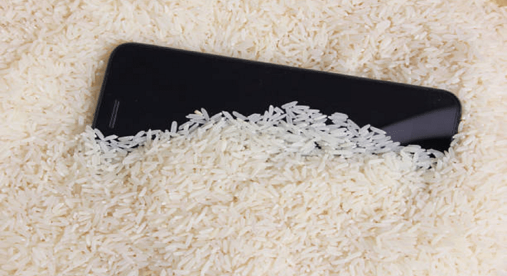 Wet Phone in rice