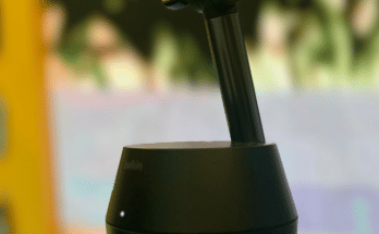 Belkin Auto-Tracking Stand Pro